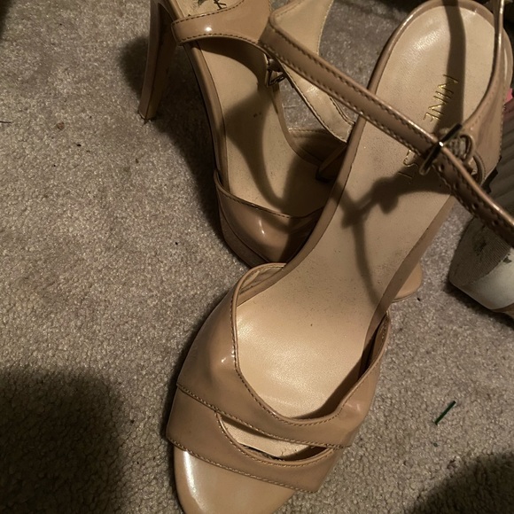Heels - Picture 4 of 8